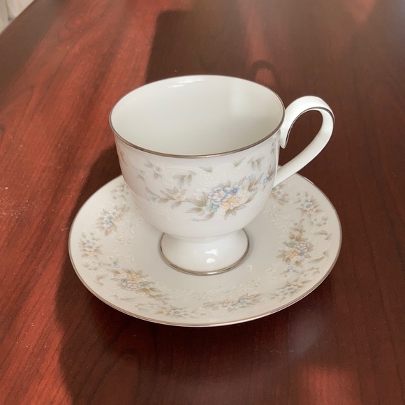 Noritake Ireland China Tea Cup & Saucer 2964 Patience - Picture 2 of 5